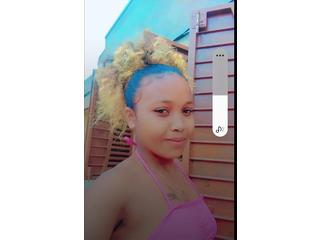 Mit dem Model chatten Orinah